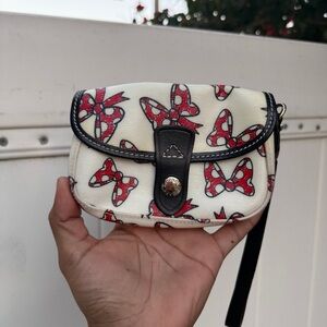 Disney Parks Dooney and Bourke Minnie Bows Wristlet Disneyland World